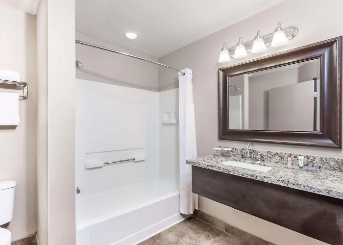 Hotel Hawthorn By Wyndham 3*
